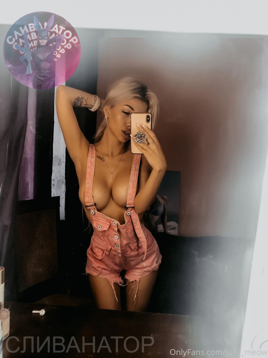 Блондинка девушка