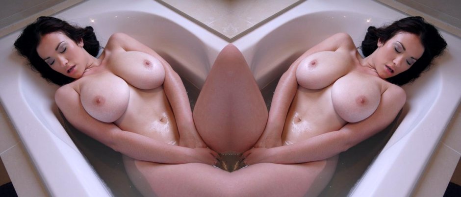 Девушки с большими сиськами в ванне