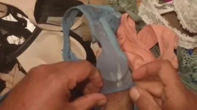 Кончает на трусики