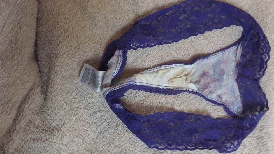 Ношенные женские трусики