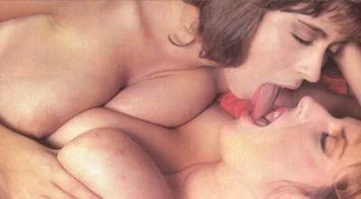 Лесбийские поцелуи с языком