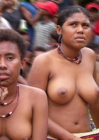Голые женщины диких племен