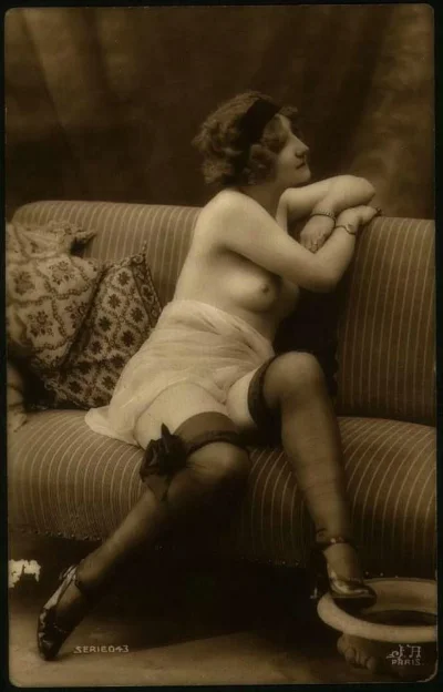 Эротические открытки начала века