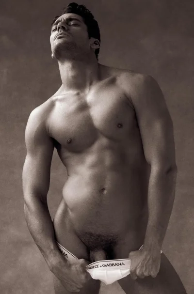 Дэвид ганди голый