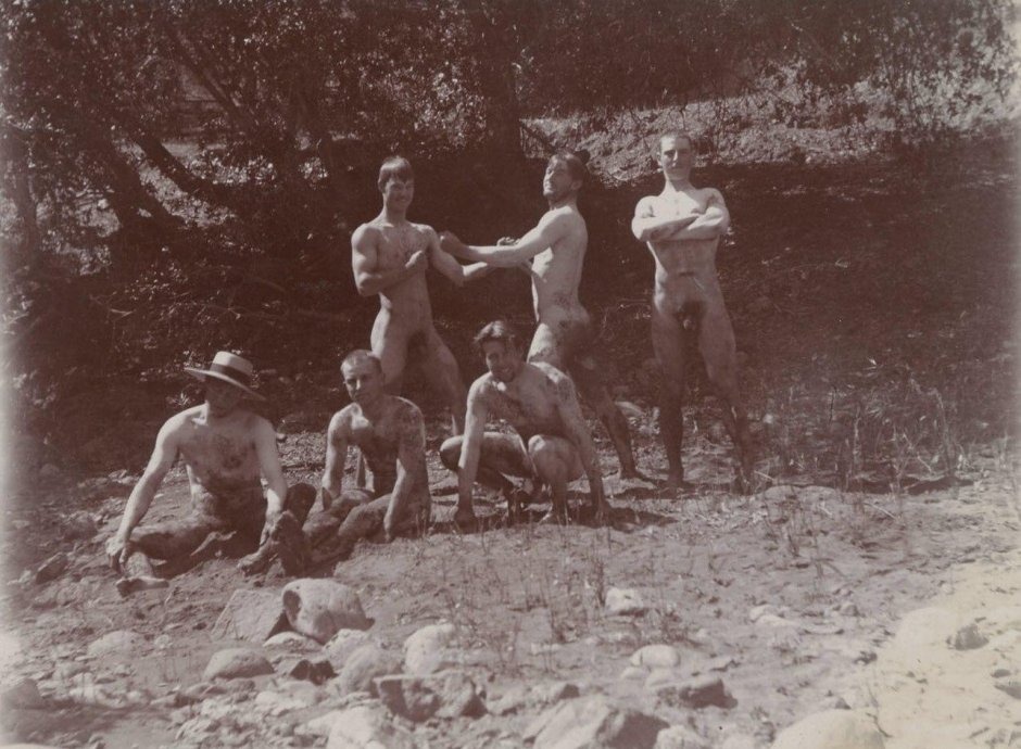 Голые советские солдаты