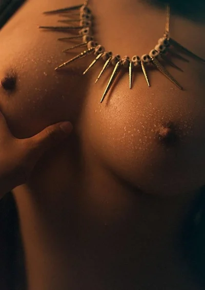 Ожерелье с шипами