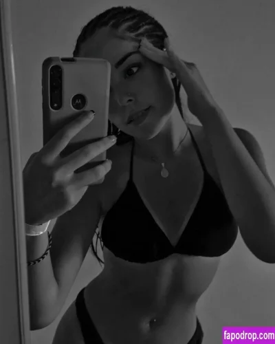 Девушка бикини