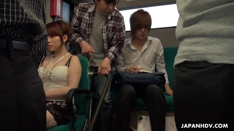 Порно в автобусе японки
