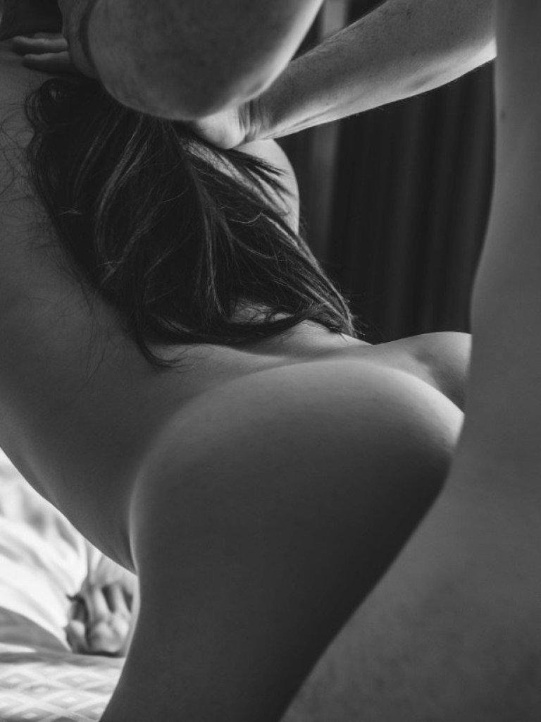 Эротика сзади