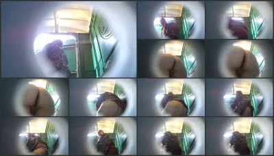 Порно скрытая камера в туалете