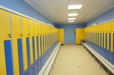 Раздевалка школьная