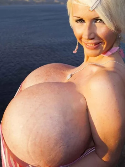 Самая большая сиська