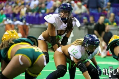 Кристин мур американский футбол