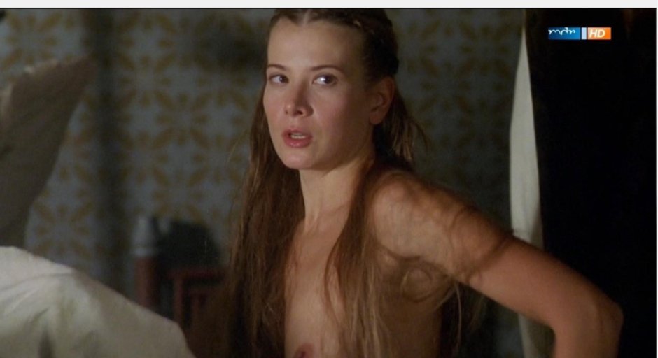 Юлия высоцкая голая в кино