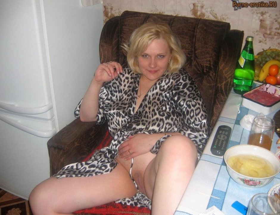 Взрослые женщины в пеньюаре