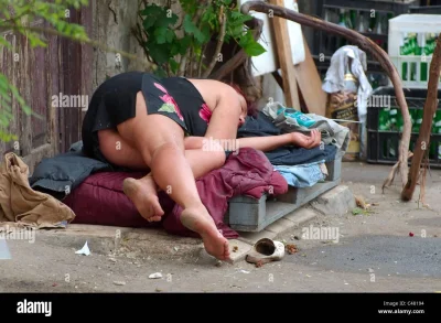 Пьяная русская бомжиха