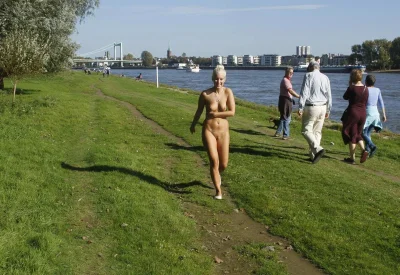 Прогулка голышом