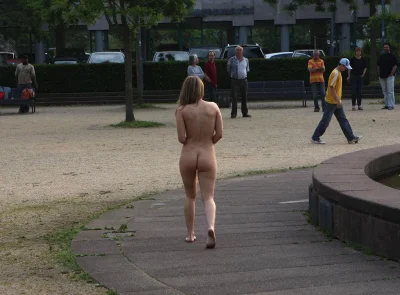 Публичная нагота