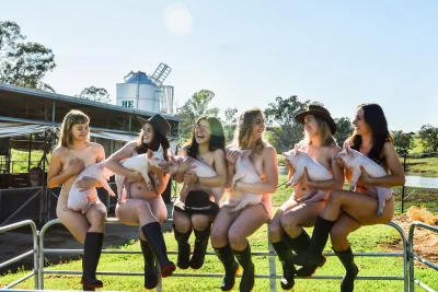 Голые студенты