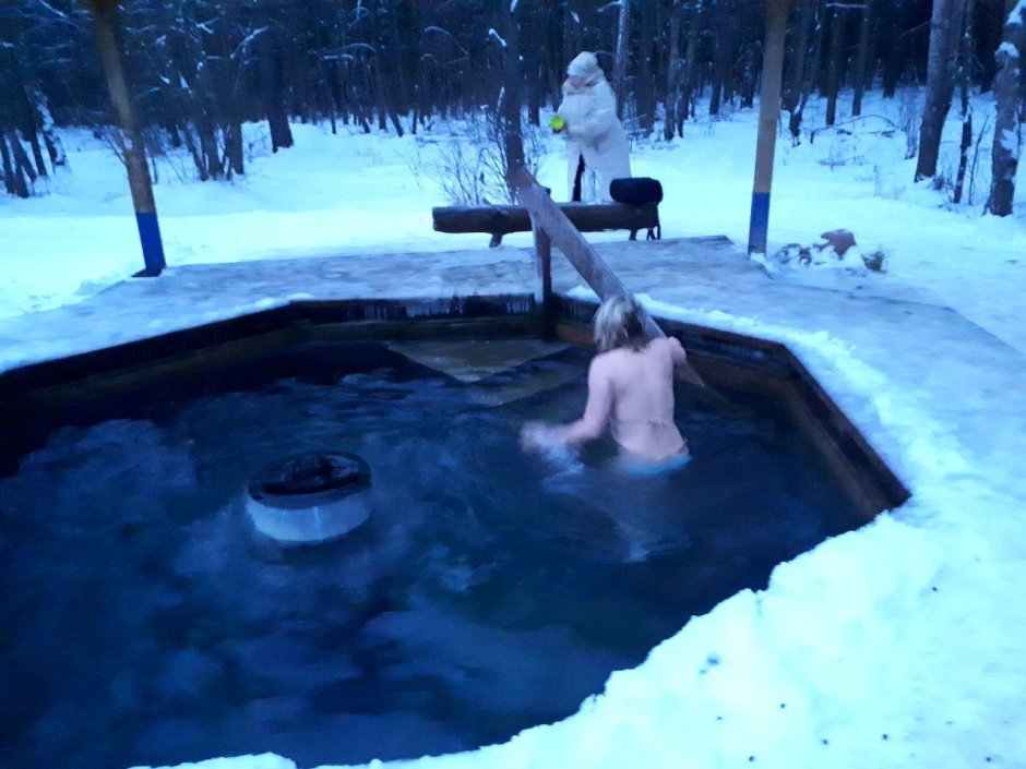В прорубь после бани