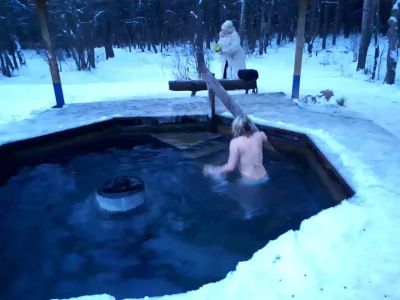 В прорубь после бани