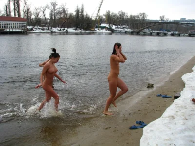 Купание голышом