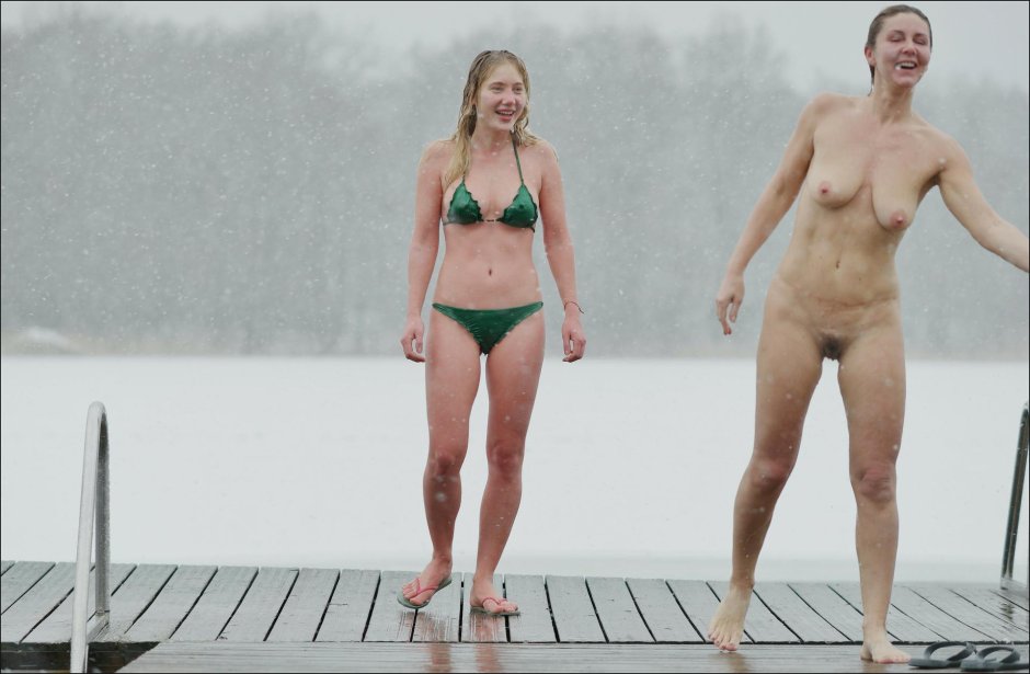 Голая женщин