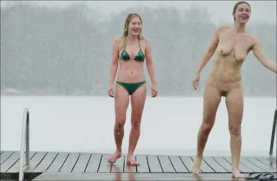 Голая женщин