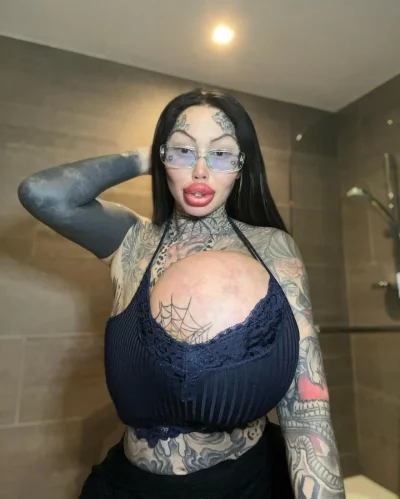 Канадская фрик модель мария магдалина