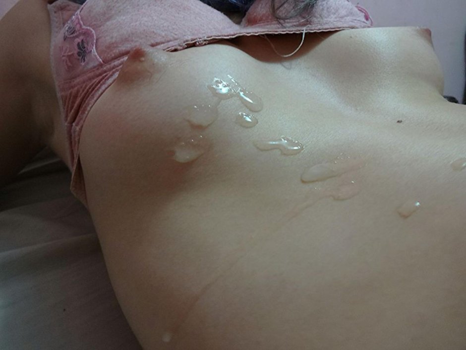 Кончил на маленькую грудь