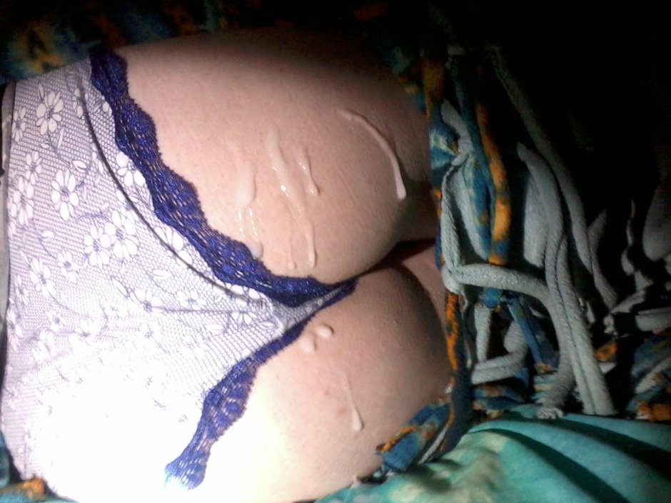 Жена в трусиках