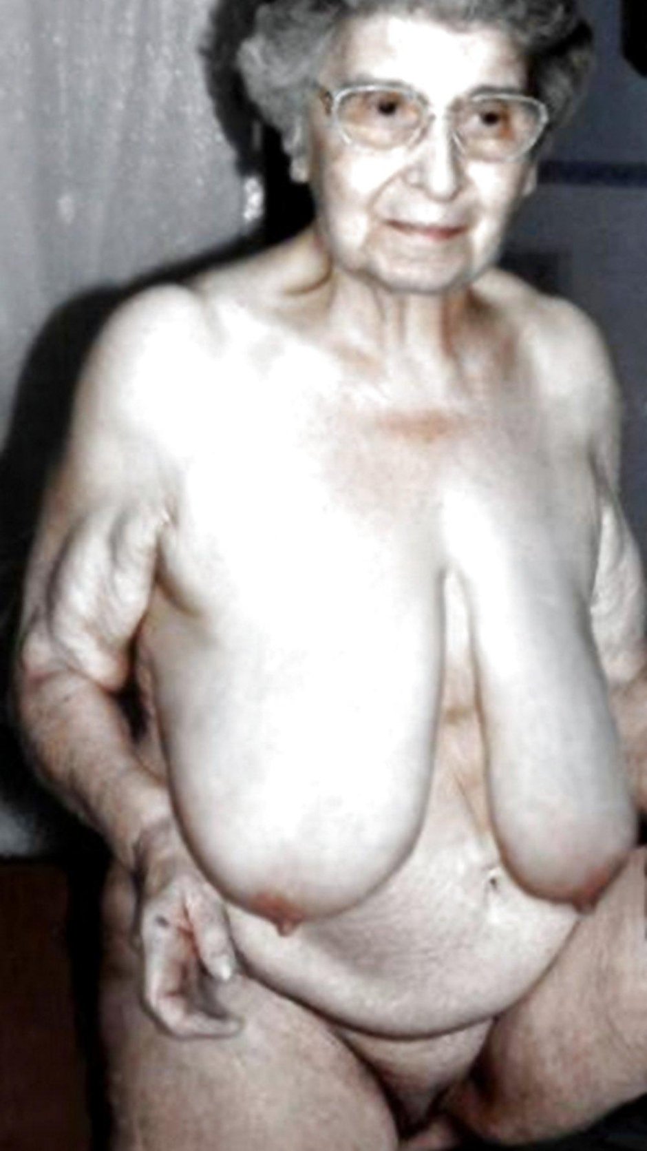 Сиськи очень старых бабушек