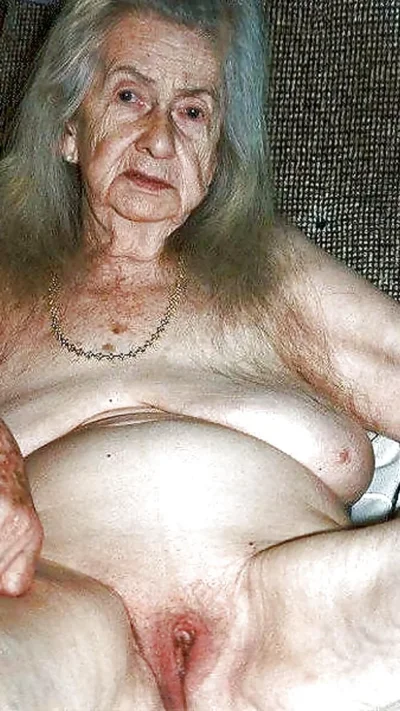 Очень старые голые старухи