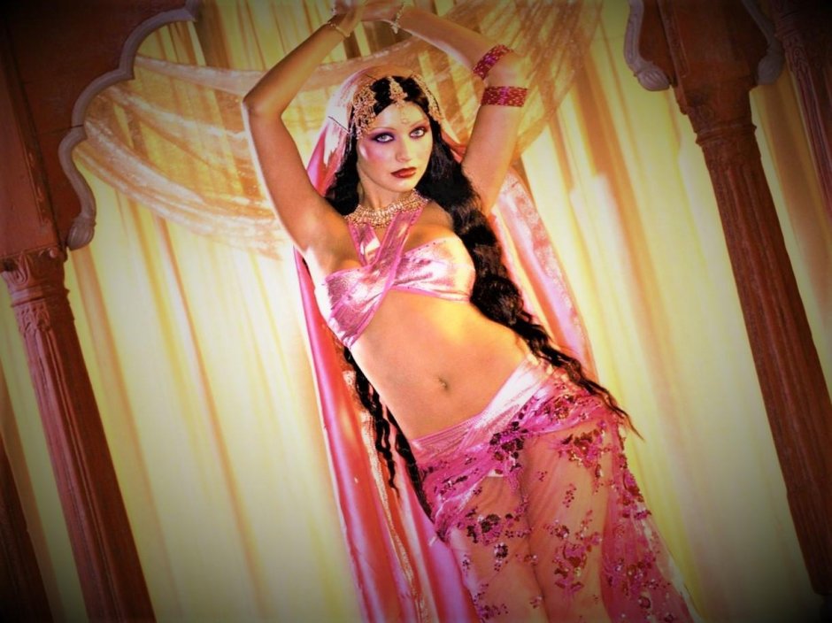 Голые восточные танцовщицы