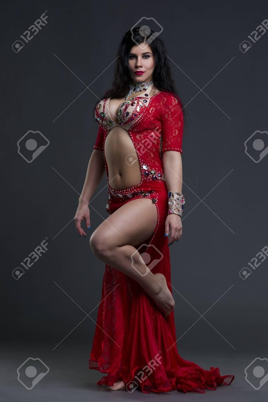 Восточные женщины в полный рост