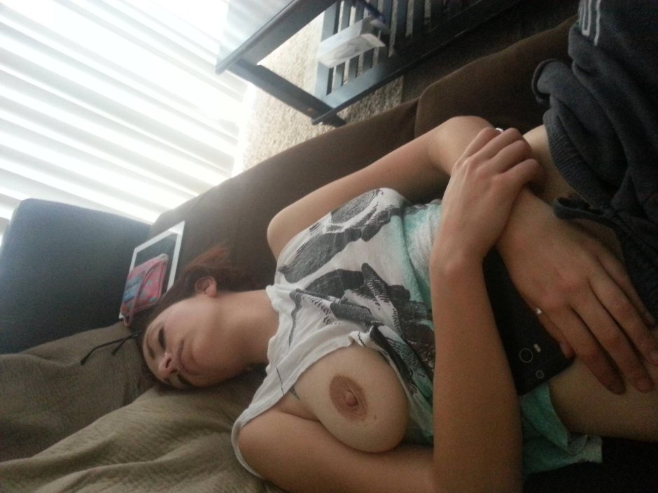 Девушка грудастая