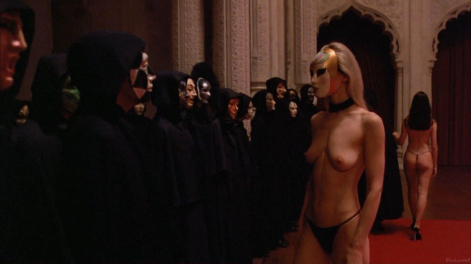 С широко открытыми глазами