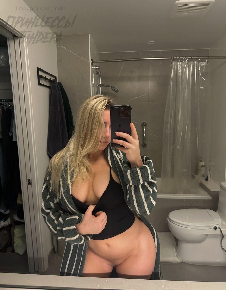 Селфи голых девок