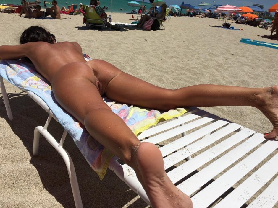 На пляже эротика