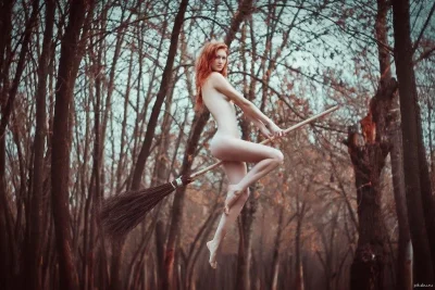 Ведьма на метле