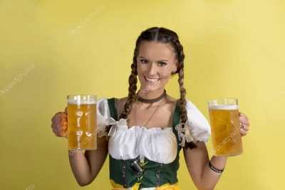 Красивые девушки с пивом