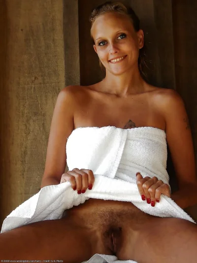 Раздевается порно