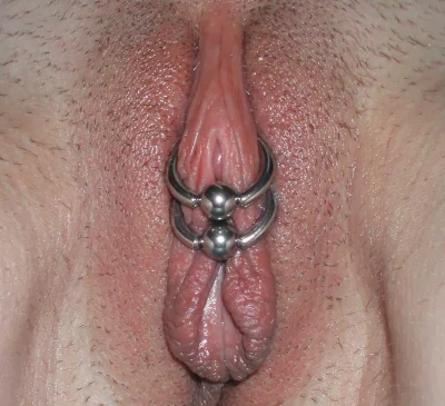Клитор с пирсингом