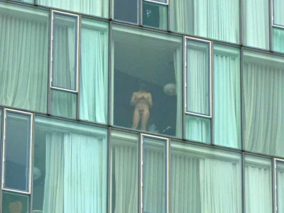 Подсмотрено в окнах небоскребов