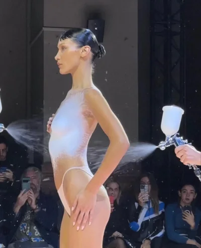 Жидкое платье беллы хадид