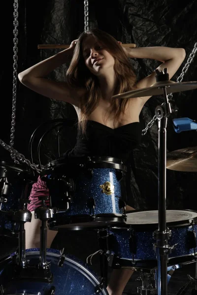 Барабанщица meytal cohen