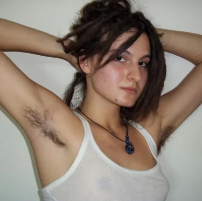 Небритая подмышка