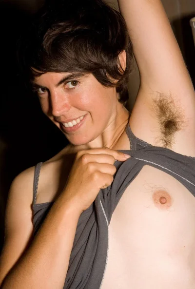 Женщины с волосатыми сосками