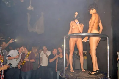 Девушки в стриптиз клубе