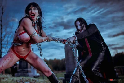 Голые женщины вампирши